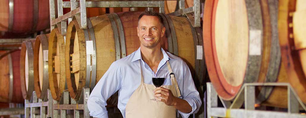 How to Distinguish Aged Wine from New Wine: A Guide for Enthusiasts